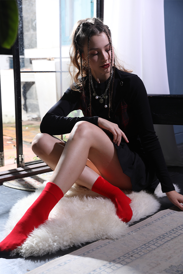 2211 Dragon claw hair short socks white